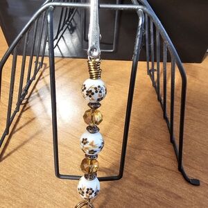 Multifunction Clip With Floral And Amber Beads